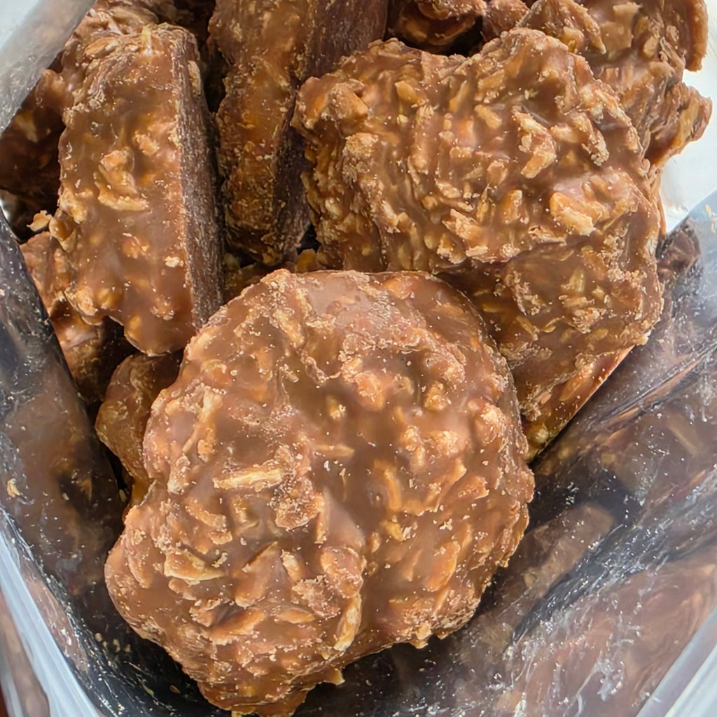 Milk Chocolate & Coconut Macaroon Cluster 400g -  Resealable Bag, Pick and Mix Sweets, Bulk, Party Bags, Candy Gifts