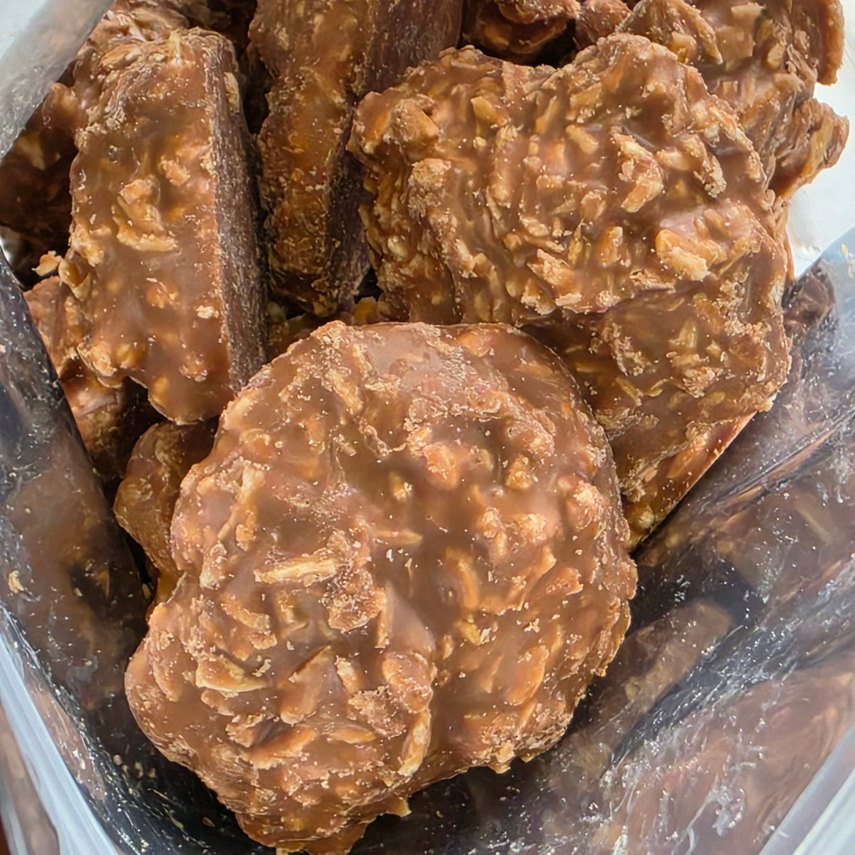 Milk Chocolate & Coconut Macaroon Cluster 400g -  Resealable Bag, Pick and Mix Sweets, Bulk, Party Bags, Candy Gifts