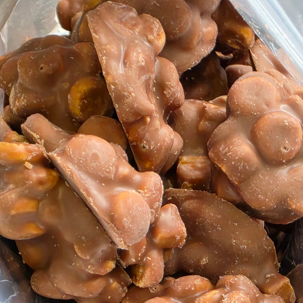 Milk Chocolate Cookie & Fudge Clusters 400g -  Resealable Bag, Pick and Mix Sweets, Bulk, Party Bags, Candy Gifts
